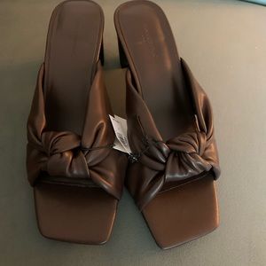Brown chunky heel sandals. Brand new!